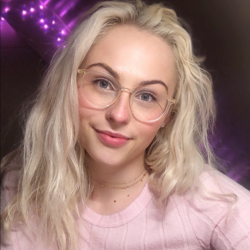 Meet your Posher, Olivia